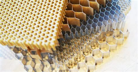  Honeycomb Composites: La Revolución de la Ligereza y Resistencia en la Ingeniería!